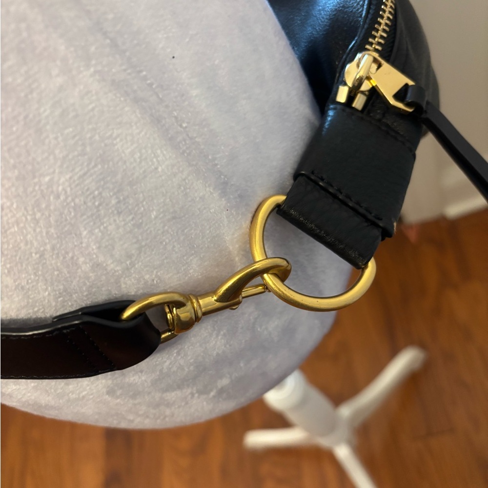 REBECCA MINKOFF Black Leather Crossbody Belt Bag - Designer Style - Picture 4 of 6